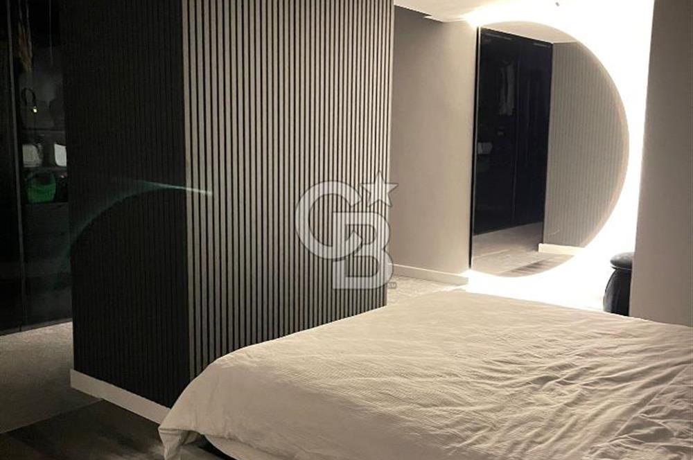 İzka Port’ta 4+1 Deniz Manzaralı 300m2 Satılık Daire
