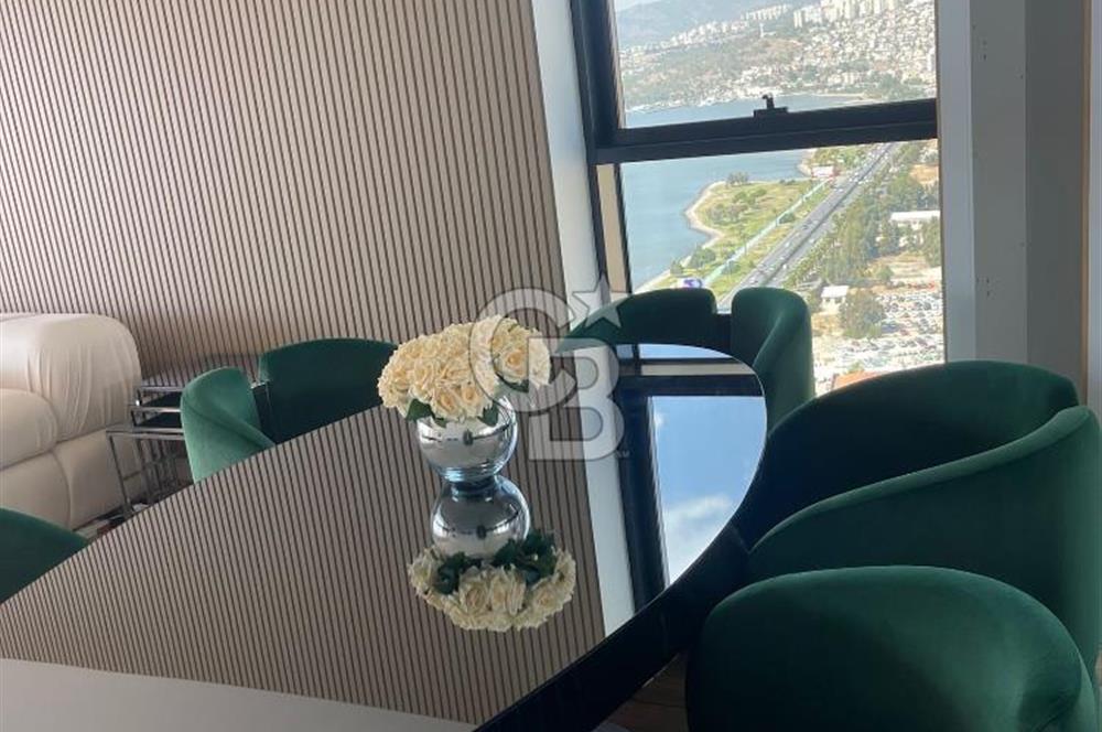 İzka Port’ta 4+1 Deniz Manzaralı 300m2 Satılık Daire