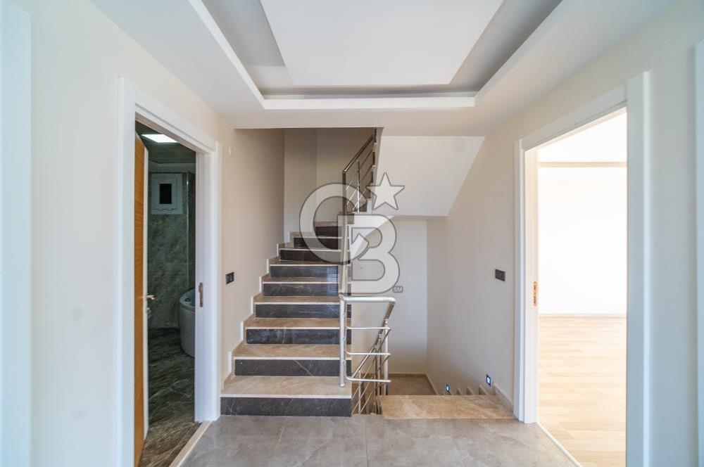İZMİR URLA SATILIK 4+1 GENİŞ VİLLA 