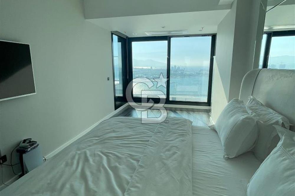 İzka Port’ta 4+1 Deniz Manzaralı 300m2 Satılık Daire