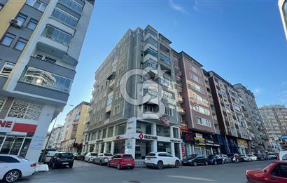 GENÇLİK PARKINDA LİV HASTAHANESİNE CEPHE SATILIK 2+1 DAİRE