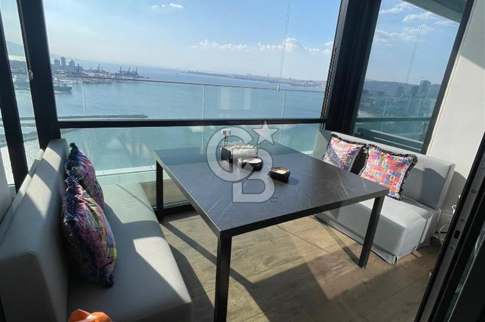 İzka Port’ta 4+1 Deniz Manzaralı 300m2 Satılık Daire