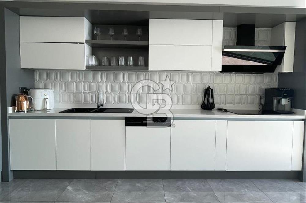 İzka Port’ta 4+1 Deniz Manzaralı 300m2 Satılık Daire