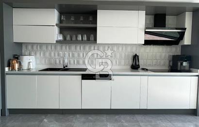 İzka Port’ta 4+1 Deniz Manzaralı 300m2 Satılık Daire
