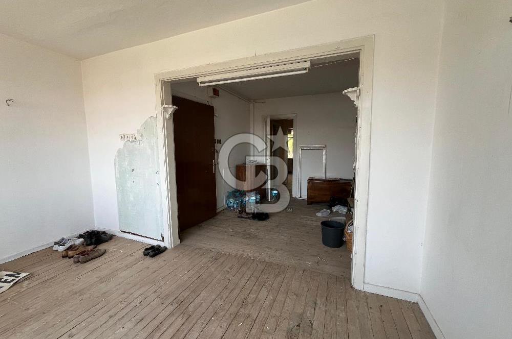 Boğazın ve Bahçenin Keyfi Bir Arada! Ortaköy'de Manzaralı 3+2 Daire
