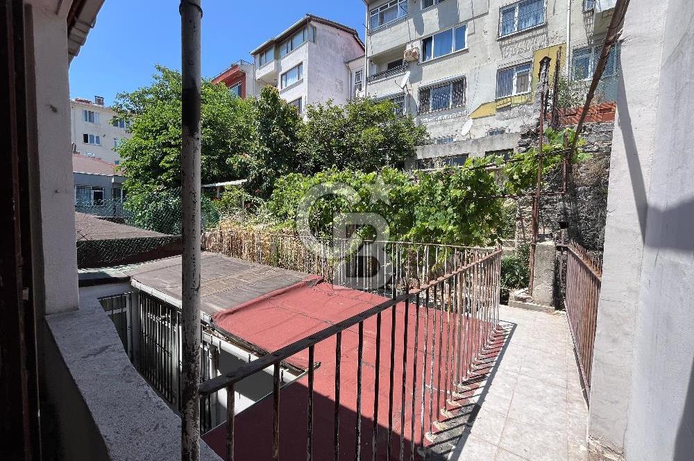 Boğazın ve Bahçenin Keyfi Bir Arada! Ortaköy'de Manzaralı 3+2 Daire