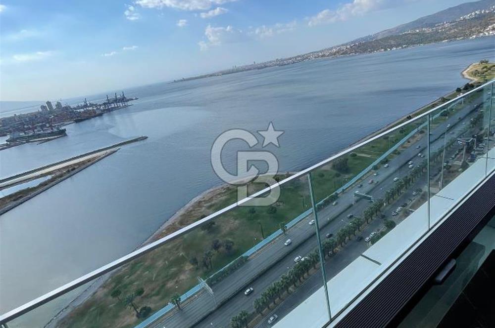 İzka Port’ta 4+1 Deniz Manzaralı 300m2 Satılık Daire