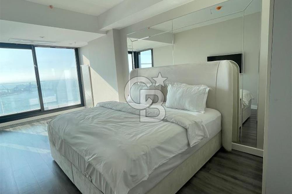 İzka Port’ta 4+1 Deniz Manzaralı 300m2 Satılık Daire