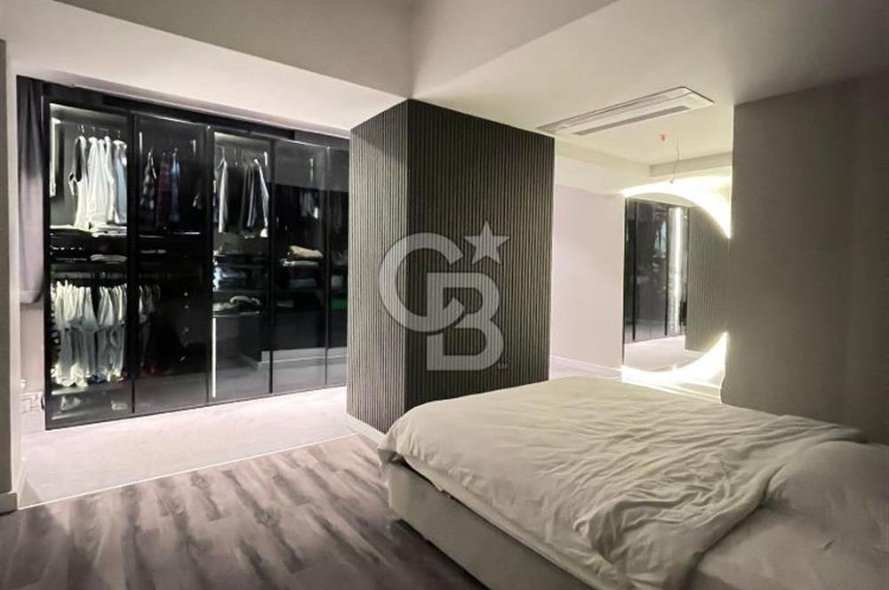 İzka Port’ta 4+1 Deniz Manzaralı 300m2 Satılık Daire