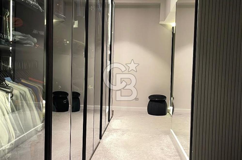 İzka Port’ta 4+1 Deniz Manzaralı 300m2 Satılık Daire