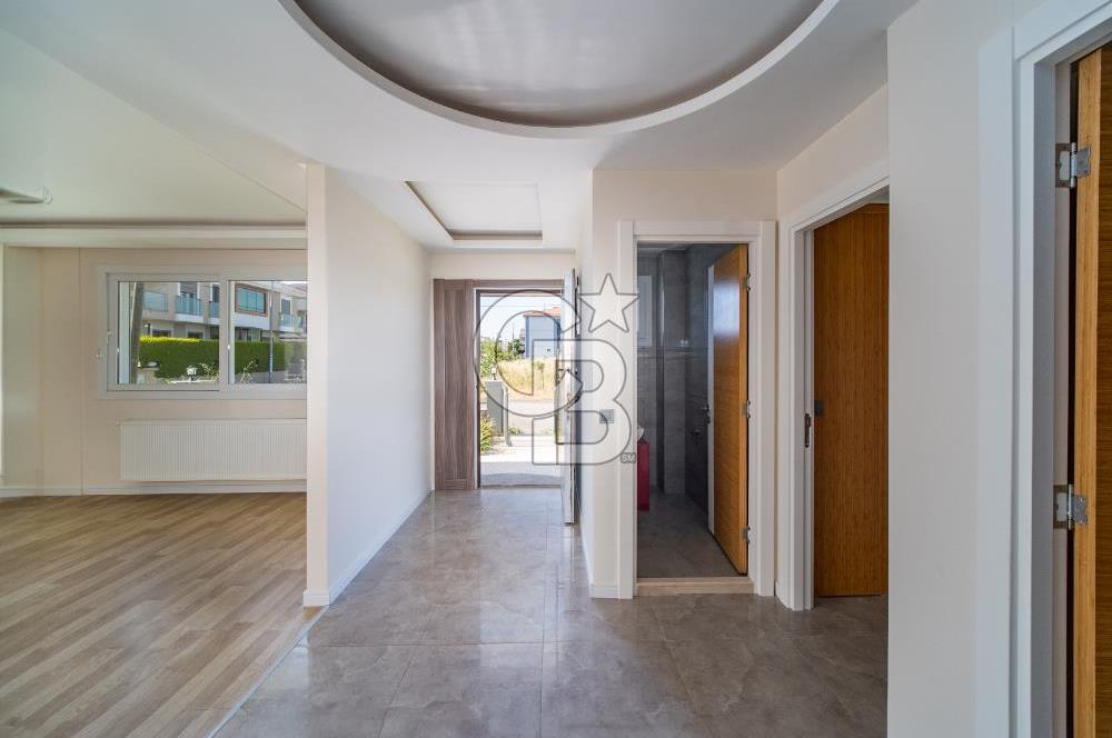 İZMİR URLA SATILIK 4+1 GENİŞ VİLLA 
