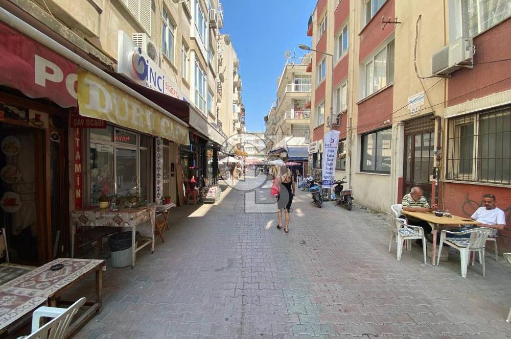 KARŞIYAKA ÇARŞIDA DEVREN KİRALIK MODERN ERKEK KUAFÖRÜ