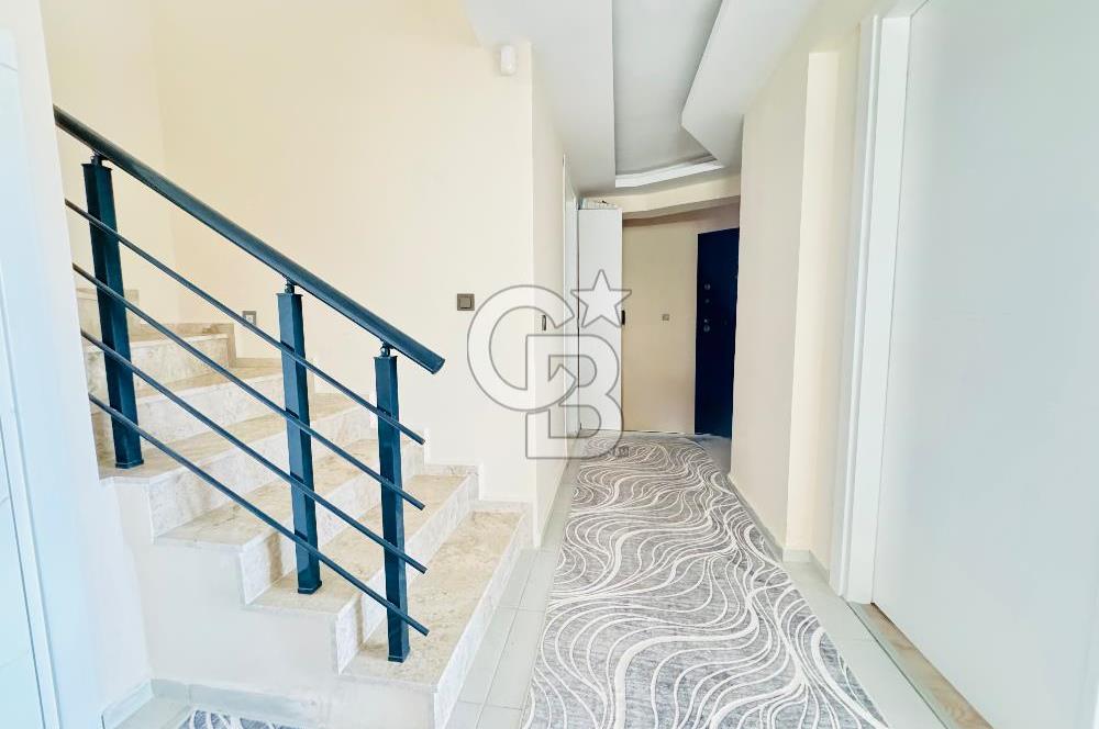 Yoncaköyde Eşsiz Panoramik Deniz Manzaralı Özel Havuzlu Villa 