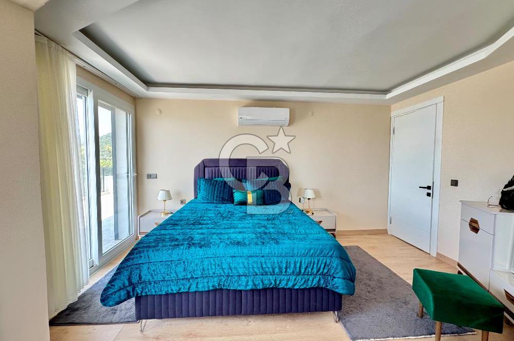 Yoncaköyde Eşsiz Panoramik Deniz Manzaralı Özel Havuzlu Villa 