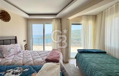 Yoncaköyde Eşsiz Panoramik Deniz Manzaralı Özel Havuzlu Villa 