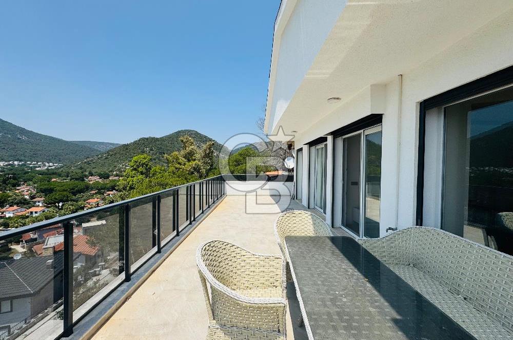 Yoncaköyde Eşsiz Panoramik Deniz Manzaralı Özel Havuzlu Villa 