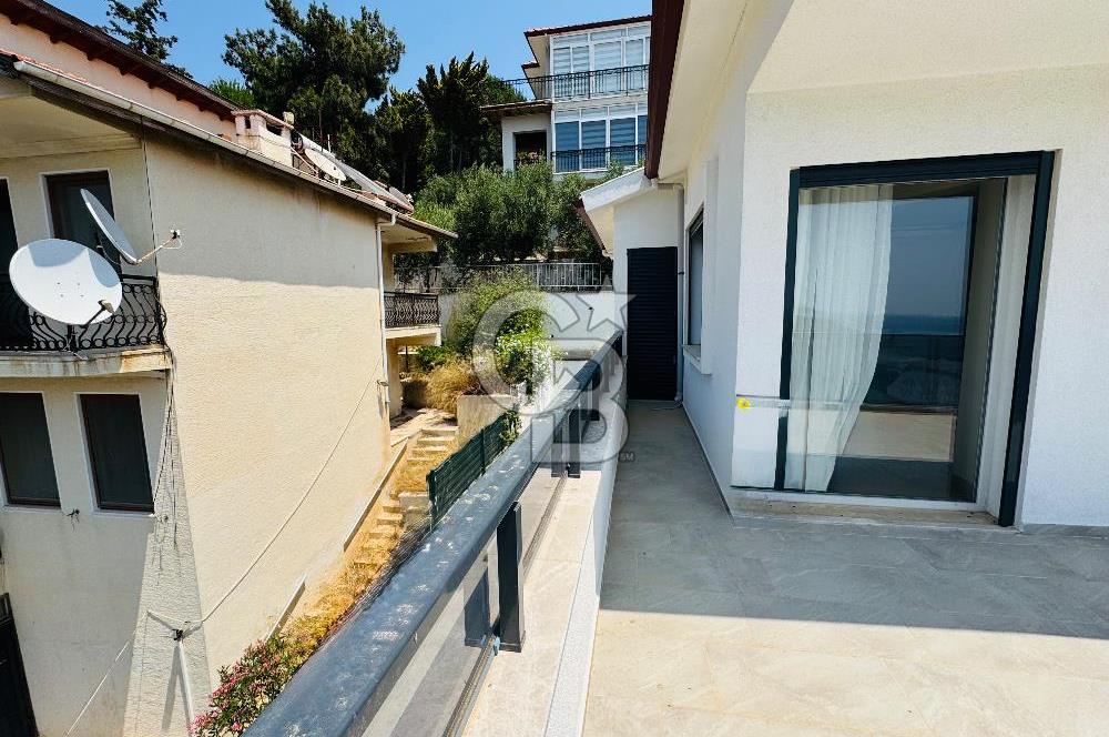 Yoncaköyde Eşsiz Panoramik Deniz Manzaralı Özel Havuzlu Villa 
