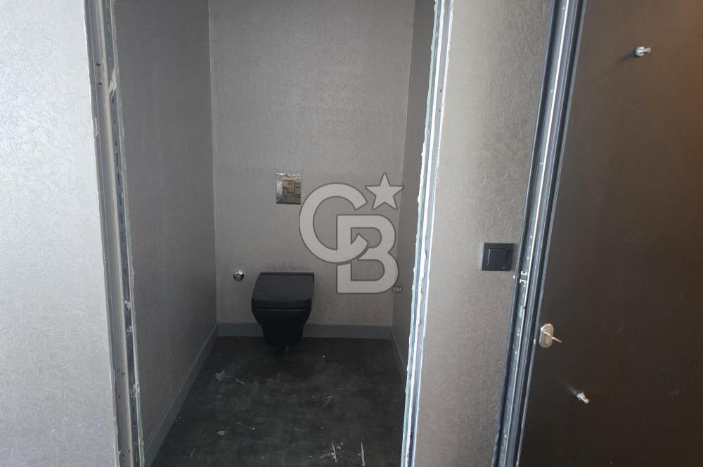 ANKARA ÇUKURAMBAR CUBES'DE İÇİ ÖZEL YAPILI 1+0 SATILIK OFİS