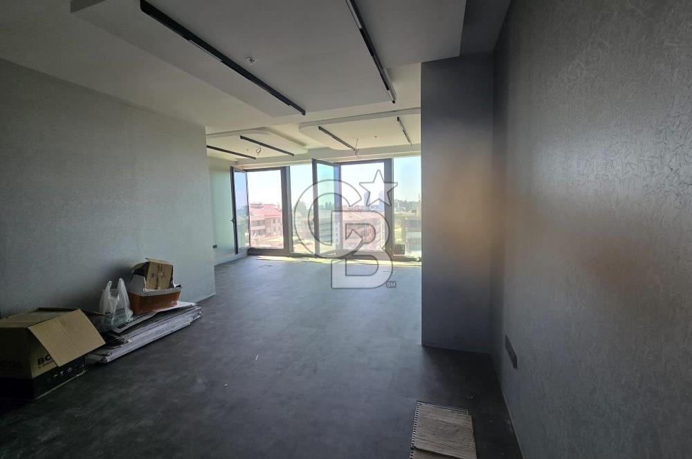 ANKARA ÇUKURAMBAR CUBES'DE İÇİ ÖZEL YAPILI 1+0 SATILIK OFİS