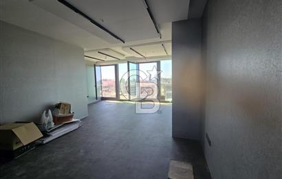 ANKARA ÇUKURAMBAR CUBES'DE İÇİ ÖZEL YAPILI 1+0 SATILIK OFİS