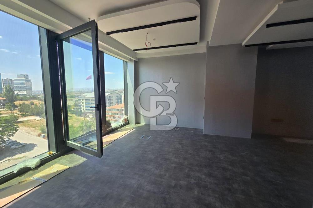 ANKARA ÇUKURAMBAR CUBES'DE İÇİ ÖZEL YAPILI 1+0 SATILIK OFİS