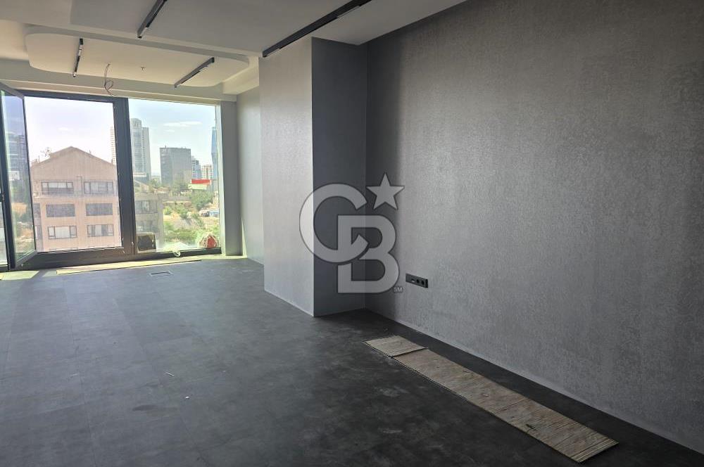 ANKARA ÇUKURAMBAR CUBES'DE İÇİ ÖZEL YAPILI 1+0 SATILIK OFİS