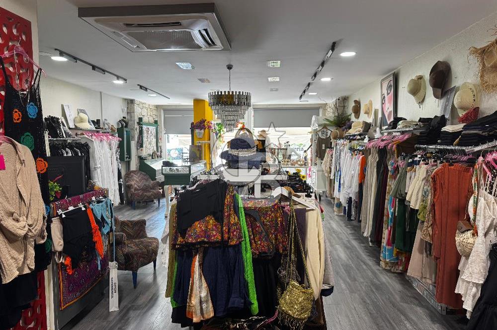 ÇEŞME ALAÇATI KALBİNDE EŞSİZ LOKASYONDA DEVREN KİRALIK MAĞZA