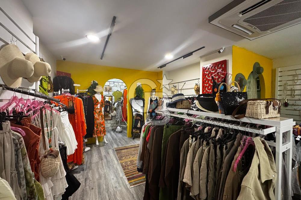 ÇEŞME ALAÇATI KALBİNDE EŞSİZ LOKASYONDA DEVREN KİRALIK MAĞZA
