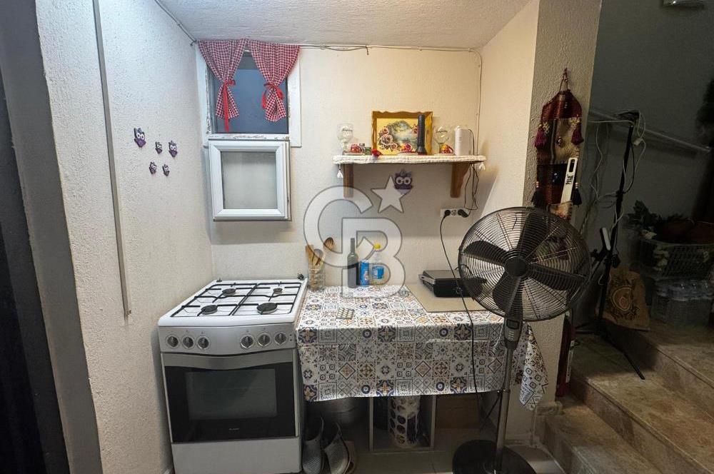 ÇEŞME ALAÇATI KALBİNDE EŞSİZ LOKASYONDA DEVREN KİRALIK MAĞZA