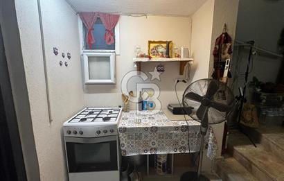 ÇEŞME ALAÇATI KALBİNDE EŞSİZ LOKASYONDA DEVREN KİRALIK MAĞZA