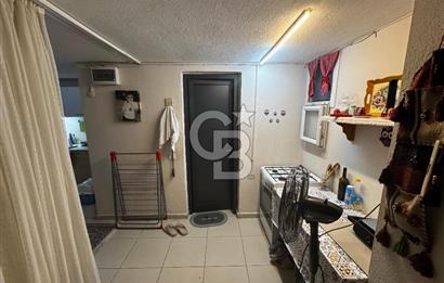 ÇEŞME ALAÇATI KALBİNDE EŞSİZ LOKASYONDA DEVREN KİRALIK MAĞZA
