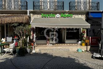 ÇEŞME ALAÇATI KALBİNDE EŞSİZ LOKASYONDA DEVREN KİRALIK MAĞZA