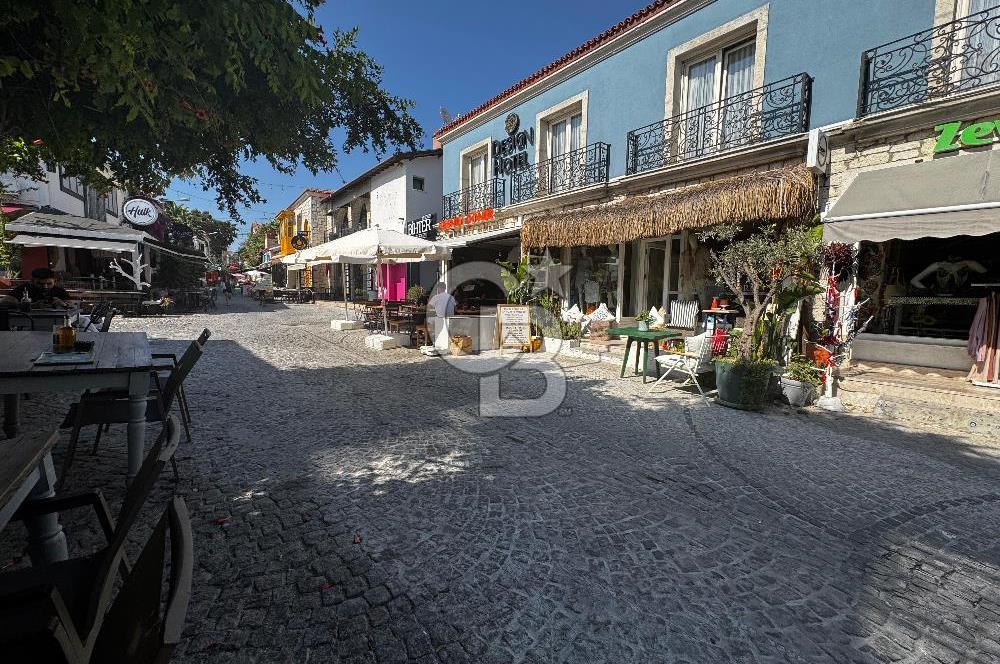 ÇEŞME ALAÇATI KALBİNDE EŞSİZ LOKASYONDA DEVREN KİRALIK MAĞZA