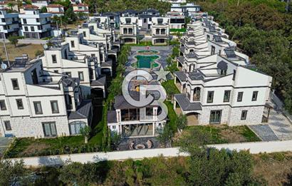 Edremit Güre'de Otantik Mimariye Sahip 4+1 Satılık Taş Villa