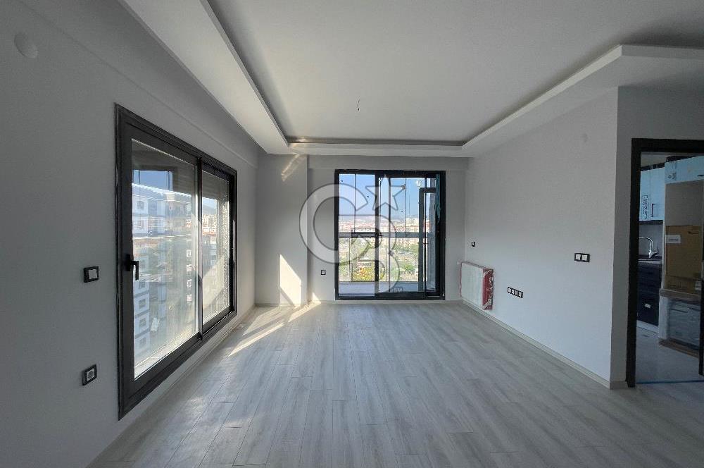 İZMİR BAYRAKLI MANSUROĞLU MAHALLESİ’NDE SATILIK 3+1 SIFIR ARA KAT LÜKS DAİRE