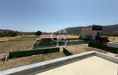 Yenifoça Gencelli Sahiline 1,3 km Yakın, Güneş Enerjili Fırsat Bahçeli Ev