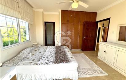 Girne Ozanköy Havuzlu Geniş Arsalı 3+1 Villa