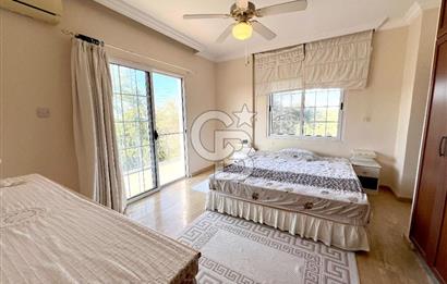 Girne Ozanköy Havuzlu Geniş Arsalı 3+1 Villa