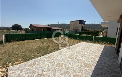 Yenifoça Gencelli Sahiline 1,3 km Yakın, Güneş Enerjili Fırsat Bahçeli Ev