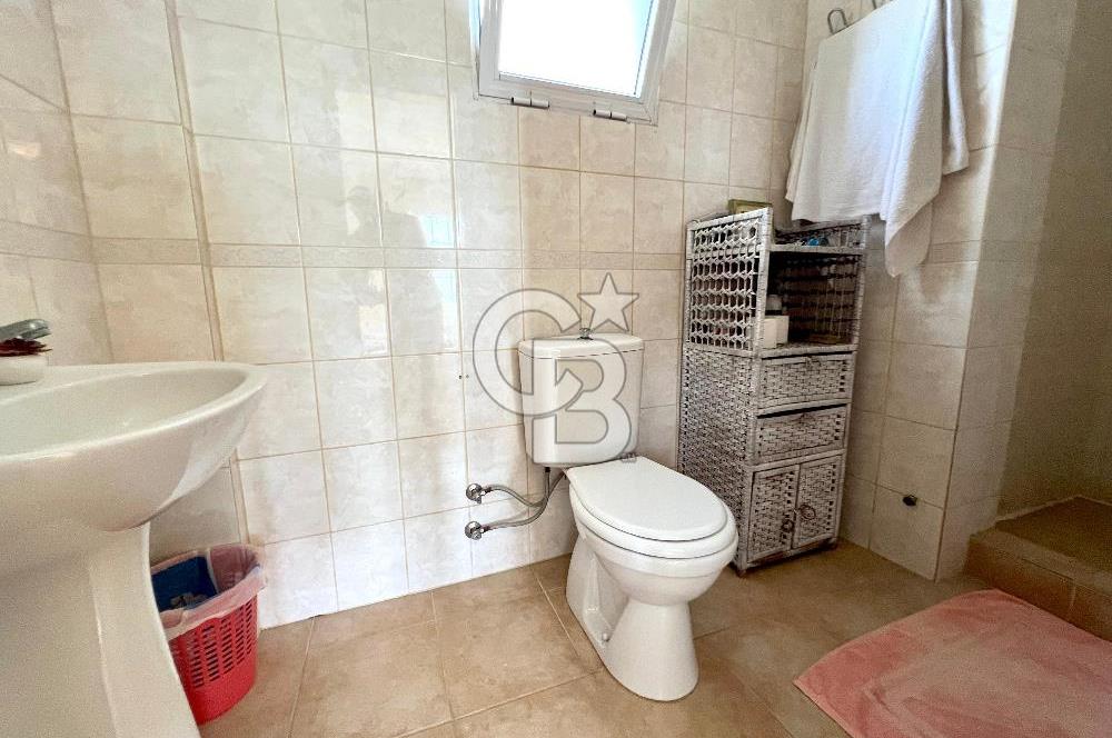 Girne Ozanköy Havuzlu Geniş Arsalı 3+1 Villa