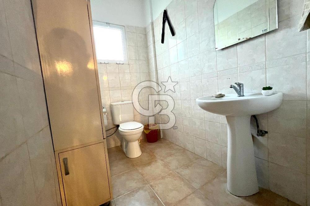 Girne Ozanköy Havuzlu Geniş Arsalı 3+1 Villa