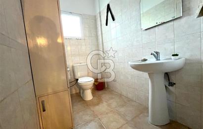 Girne Ozanköy Havuzlu Geniş Arsalı 3+1 Villa