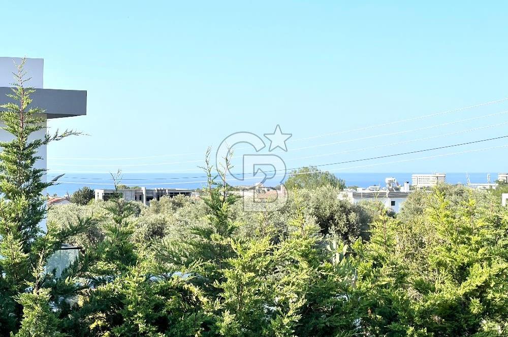 Girne Ozanköy Havuzlu Geniş Arsalı 3+1 Villa