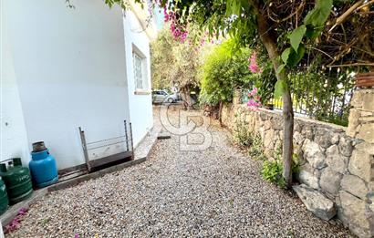 Girne Ozanköy Havuzlu Geniş Arsalı 3+1 Villa