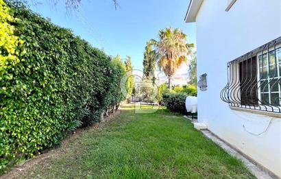Girne Ozanköy Havuzlu Geniş Arsalı 3+1 Villa