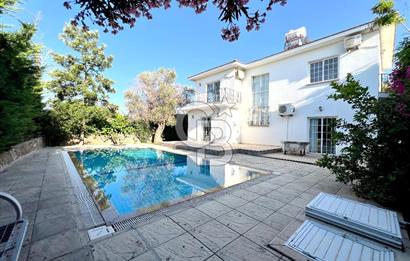 Girne Ozanköy Havuzlu Geniş Arsalı 3+1 Villa