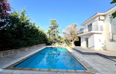 Girne Ozanköy Havuzlu Geniş Arsalı 3+1 Villa