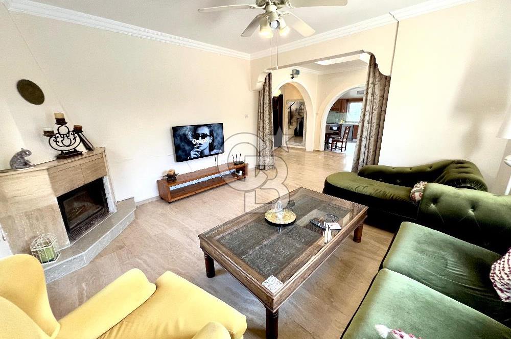 Girne Ozanköy Havuzlu Geniş Arsalı 3+1 Villa