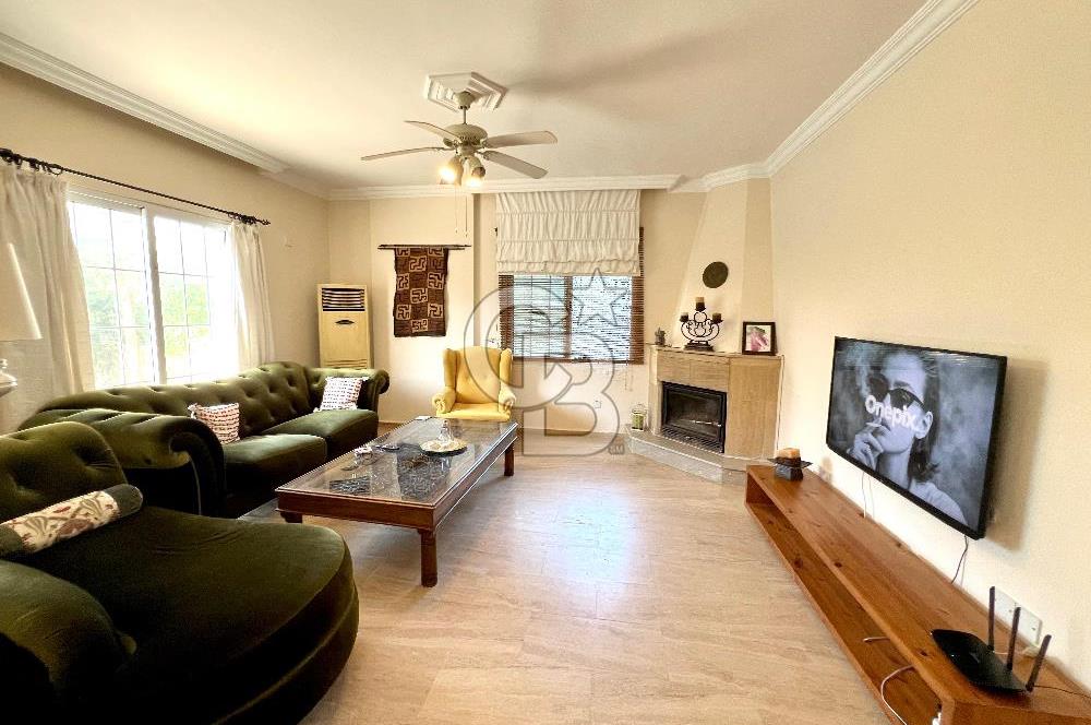 Girne Ozanköy Havuzlu Geniş Arsalı 3+1 Villa