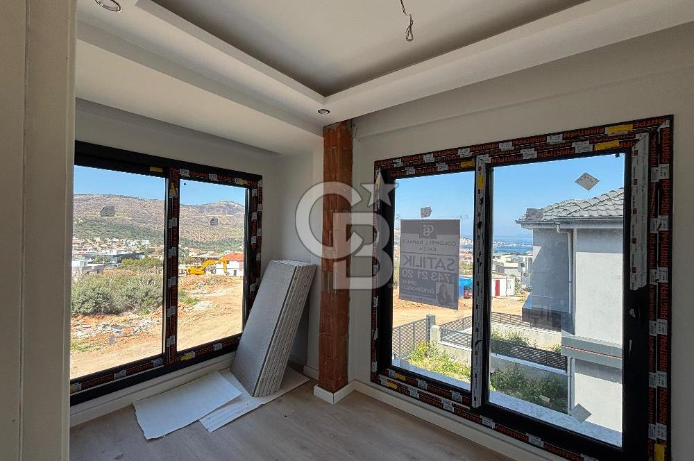 Foça'da Deniz Manzaralı 3+1 Satılık Villa